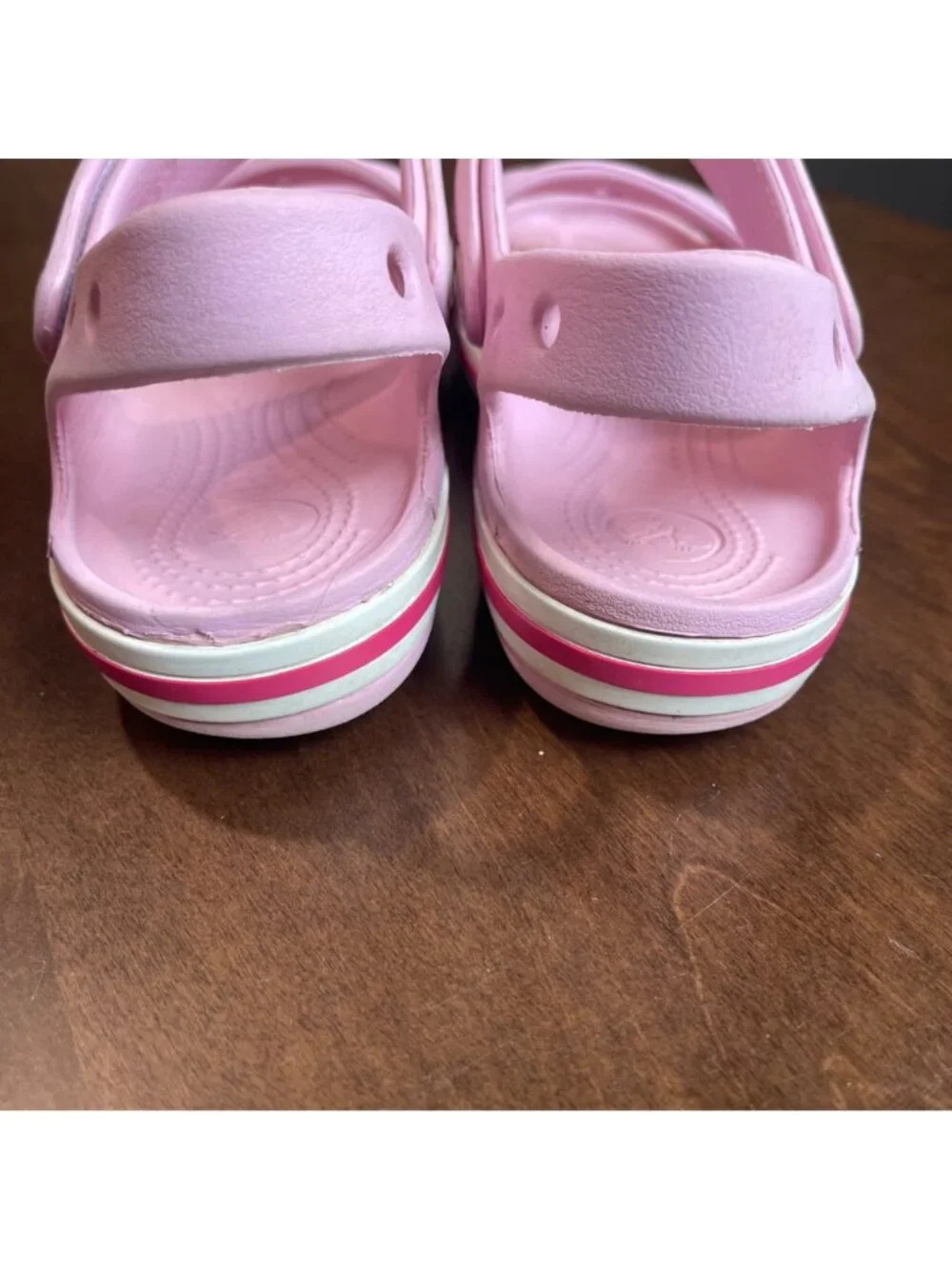 CROCS Crocband Sandals Big Kids Size 1 Pink Waterproof Open Toe Adjustable Strap